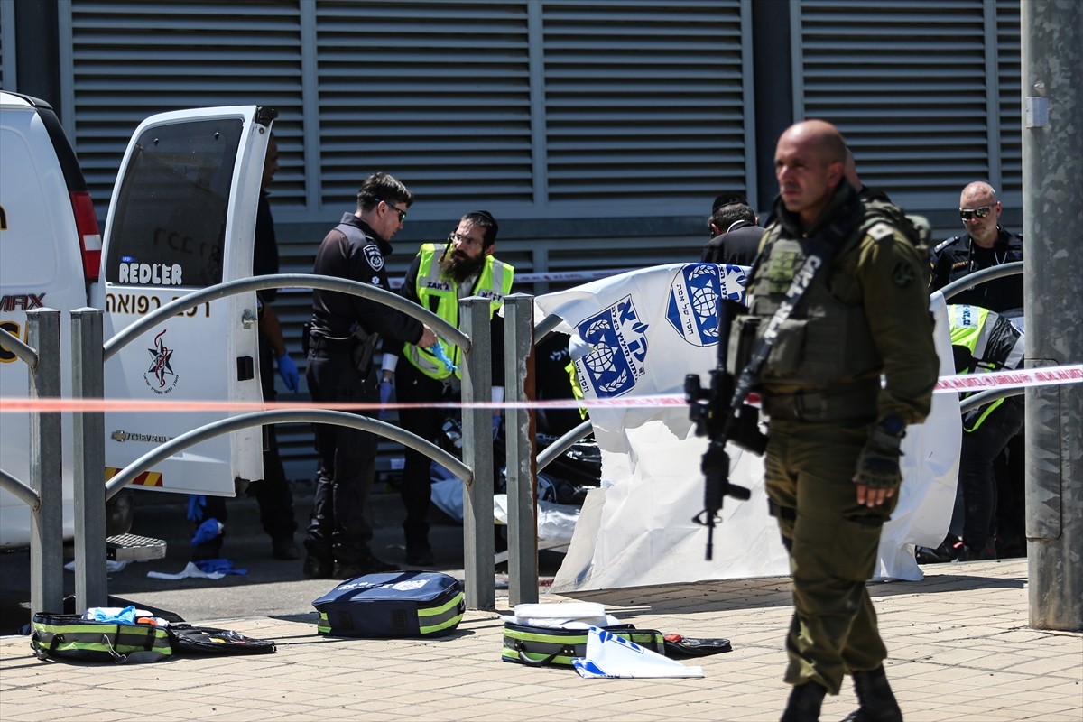 İsrail askerlerinin, Kudüs ile işgal altındaki Batı Şeria’nın Beytüllahim kenti arasındaki askeri...