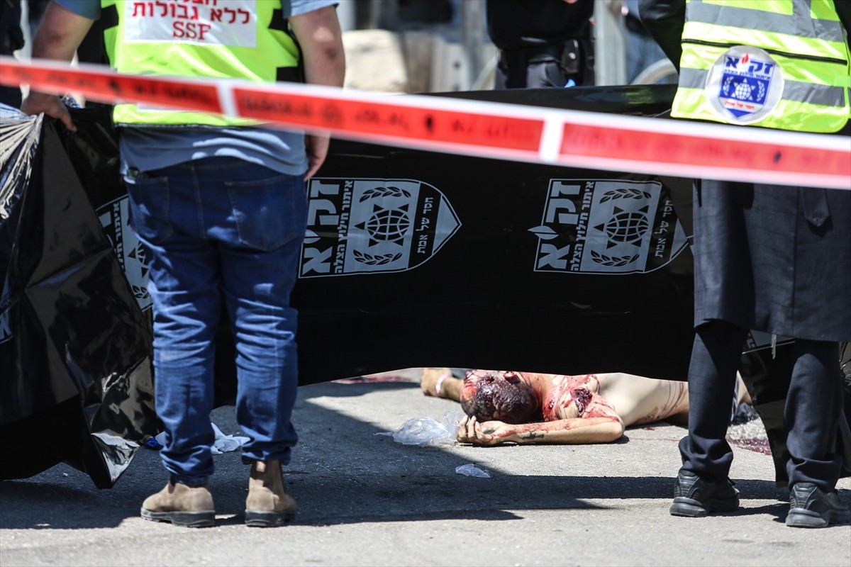 İsrail askerlerinin, Kudüs ile işgal altındaki Batı Şeria’nın Beytüllahim kenti arasındaki askeri...