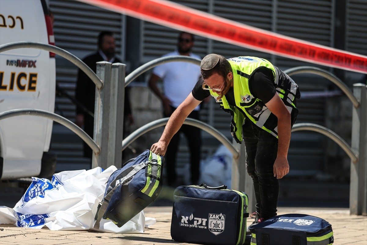 İsrail askerlerinin, Kudüs ile işgal altındaki Batı Şeria’nın Beytüllahim kenti arasındaki askeri...