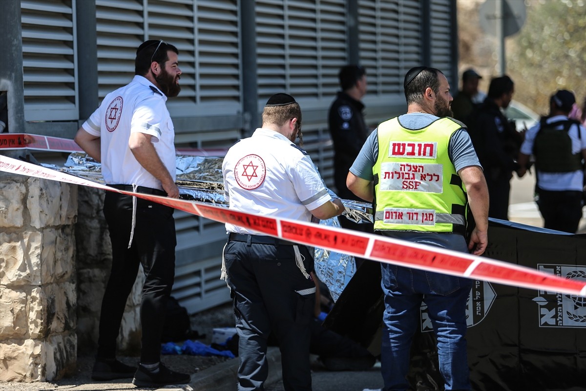 İsrail askerlerinin, Kudüs ile işgal altındaki Batı Şeria’nın Beytüllahim kenti arasındaki askeri...