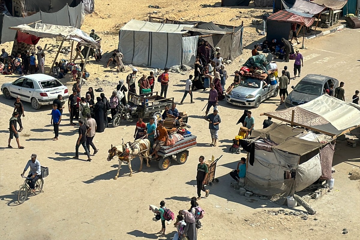 İsrail ordusu, Gazze Şeridi'nin güneyindeki Han Yunus kentindeki Hamad Kenti bölgesi, tahliye...