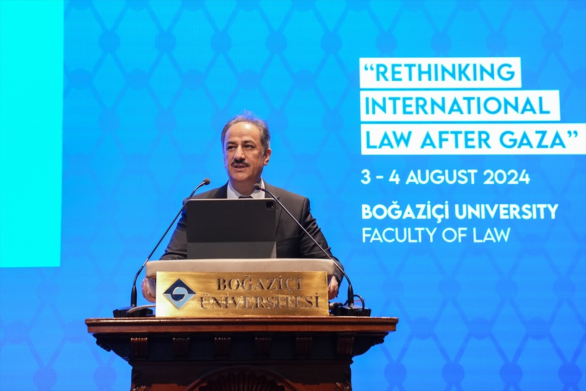 İstanbul'da Boğaziçi Üniversitesi Hukuk Fakültesince, Anadolu Ajansının (AA) Global İletişim...