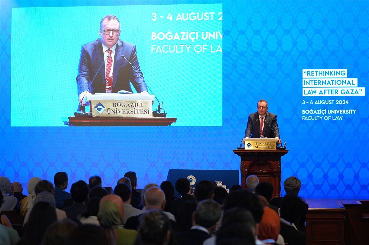 İstanbul'da Boğaziçi Üniversitesi Hukuk Fakültesince, Anadolu Ajansının (AA) Global İletişim...