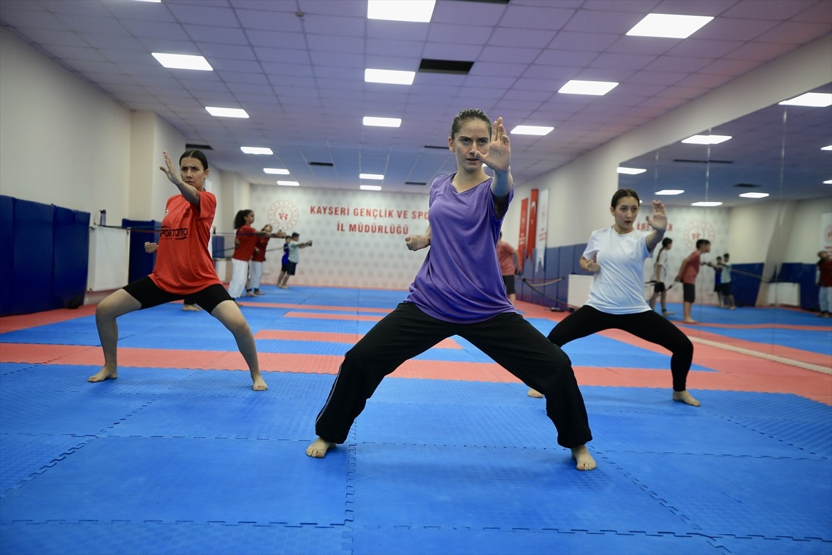 Kayseri'de sağlıklı bireylerin yetişmesi hedefiyle yapılan spor tesisi yatırımları, kulüp ve...