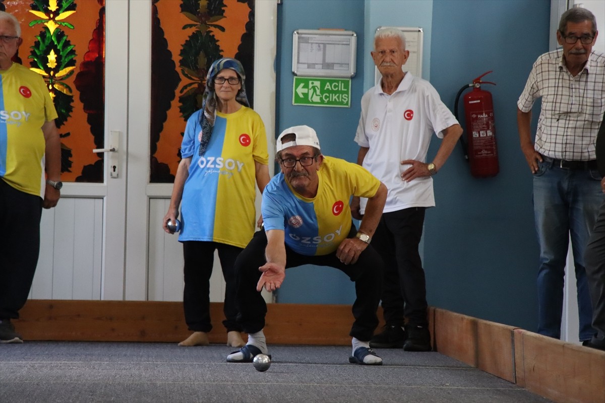 Kırklareli'nde "Yetişkin Gençler Huzur Bocce Şampiyonası" düzenlendi. Kırklareli Huzurevi Yaşlı...