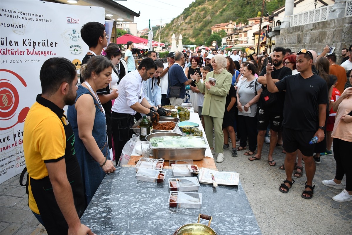 Kosova’nın güneyindeki Prizren şehrinde Gaziantep’in yöresel lezzetlerinin tanıtımı...
