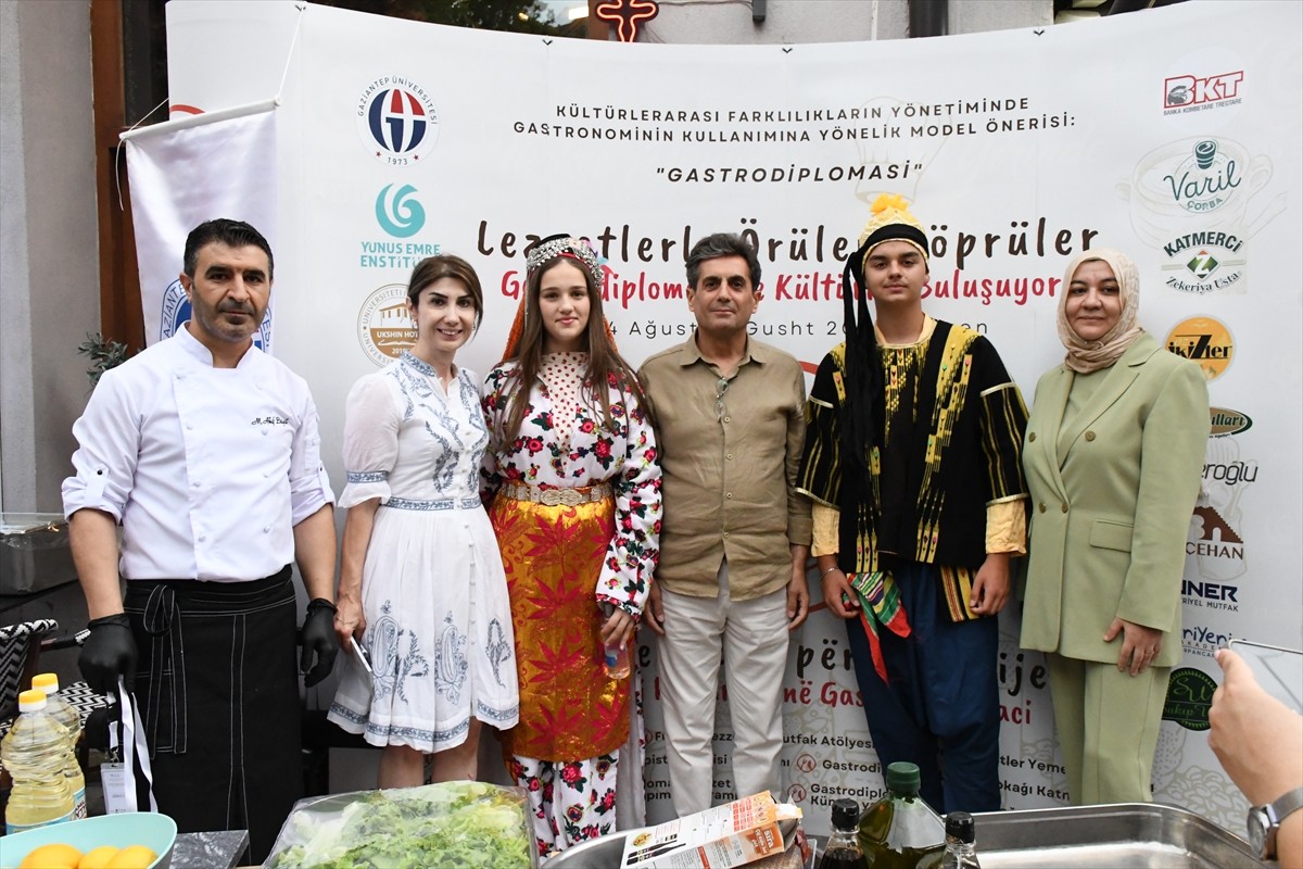 Kosova’nın güneyindeki Prizren şehrinde Gaziantep’in yöresel lezzetlerinin tanıtımı...