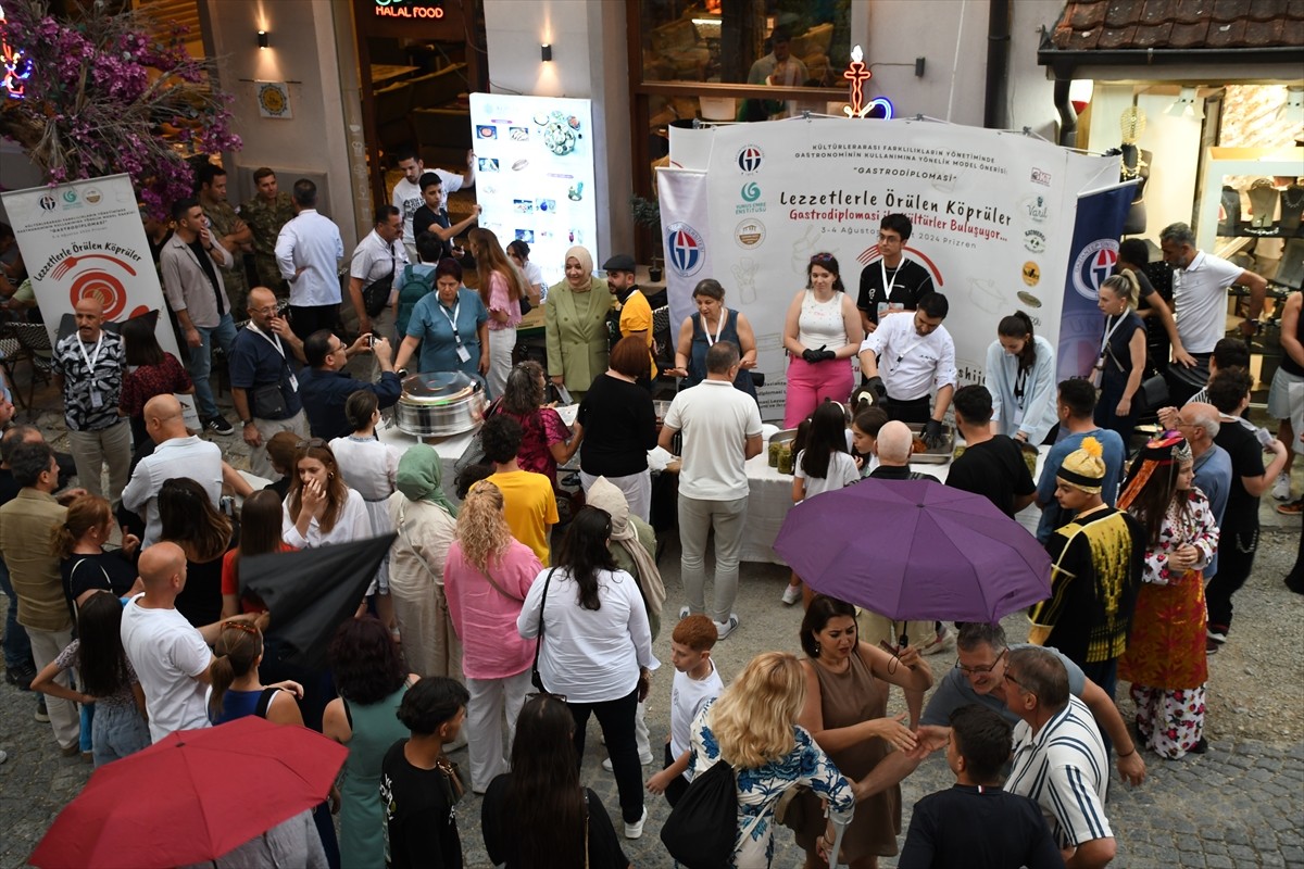Kosova’nın güneyindeki Prizren şehrinde Gaziantep’in yöresel lezzetlerinin tanıtımı...