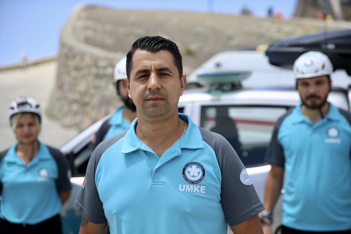 Muğla'nın Fethiye ilçesinde Ölüdeniz Mahallesi'ndeki Babadağ'ın 1900 metre pistinde...