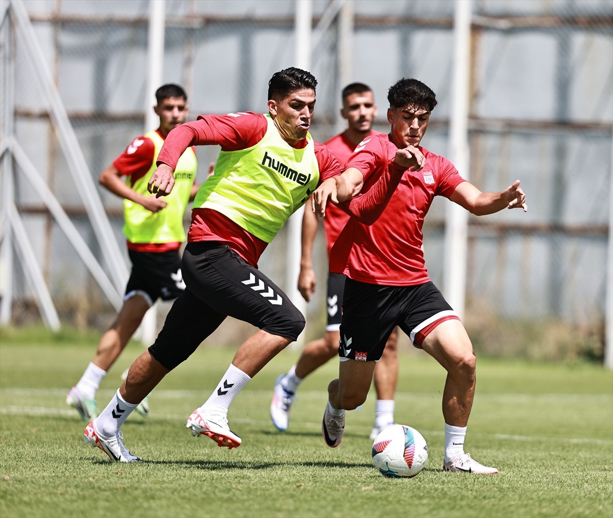 Net Global Sivasspor, Trendyol Süper Lig'in 2. haftasında deplasmanda Bellona Kayserispor ile...