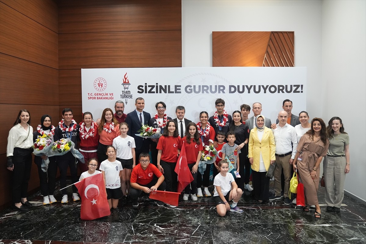 Paris 2024 Olimpiyat Oyunları'nda mücadele eden Okçuluk ve Atıcılık Milli Takımı yurda döndü....