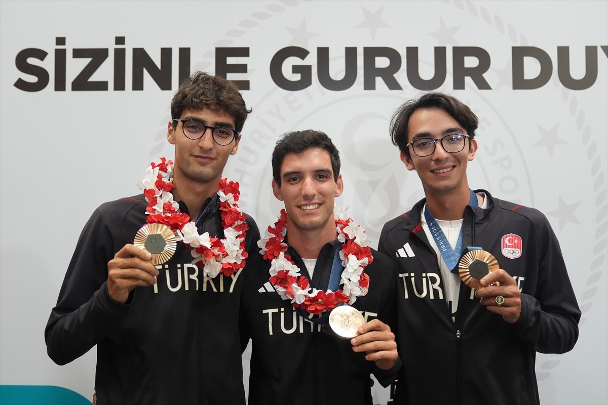 Paris 2024 Olimpiyat Oyunları'nda mücadele eden Okçuluk ve Atıcılık Milli Takımı yurda döndü....