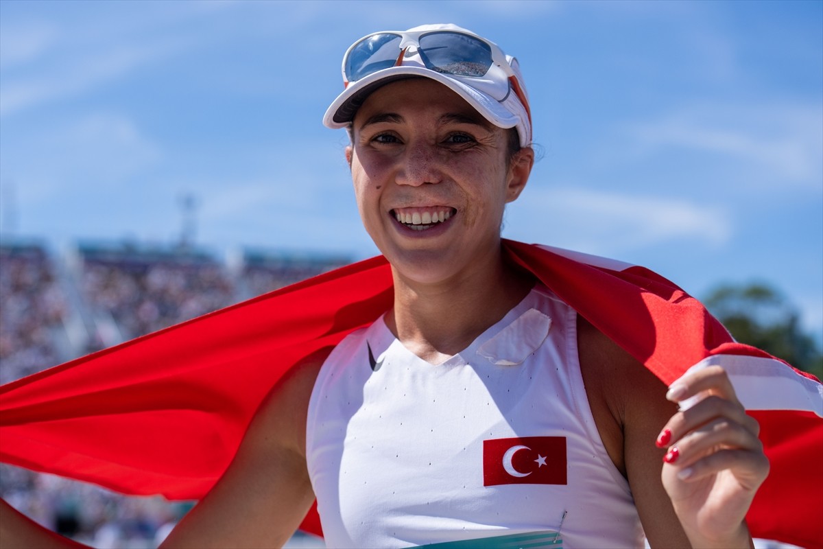 Paris 2024 Olimpiyat Oyunları'nda, Paris'teki Versay Sarayı'nda kadınlar modern pentatlonun finali...