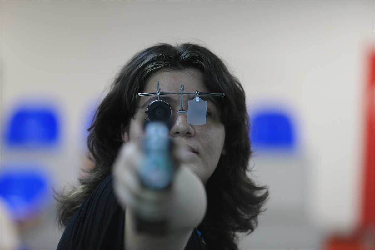 Paris 2024 Olimpiyat Oyunları'nda takım arkadaşı Şevval İlayda Tarhan'la Türkiye'ye 10 metre...