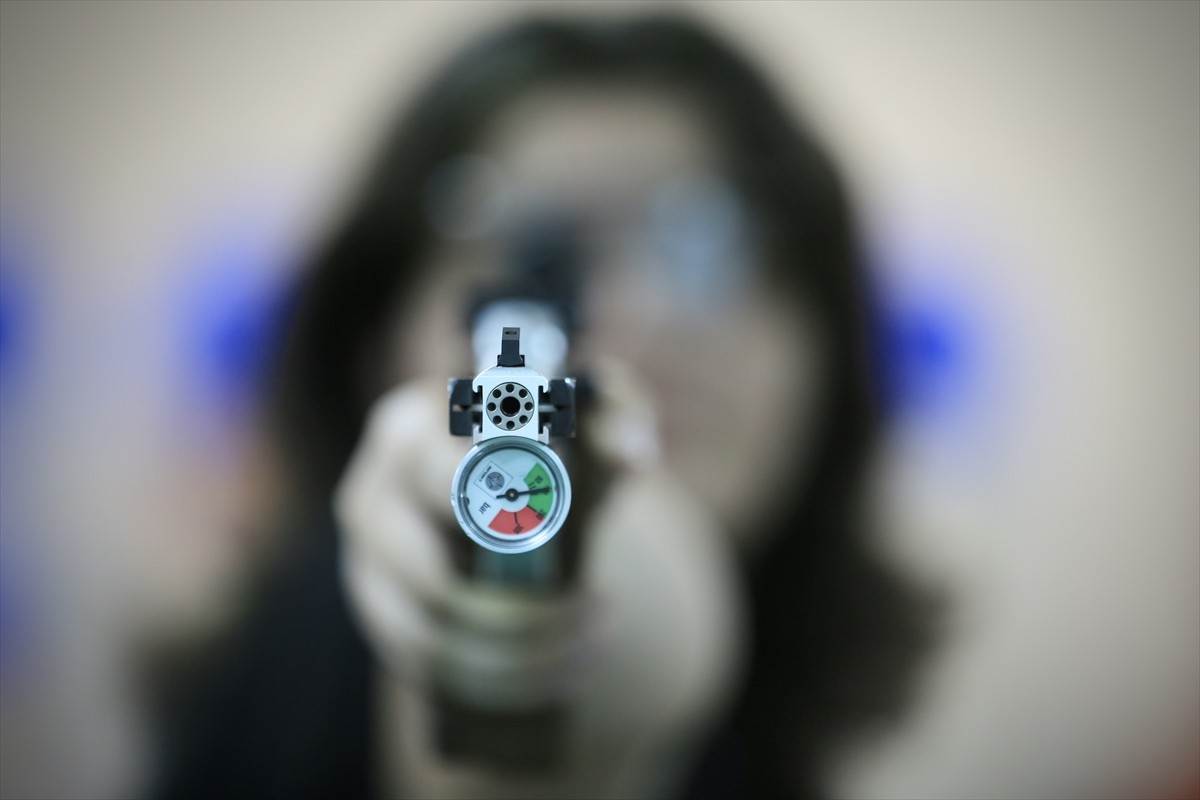 Paris 2024 Olimpiyat Oyunları'nda takım arkadaşı Şevval İlayda Tarhan'la Türkiye'ye 10 metre...