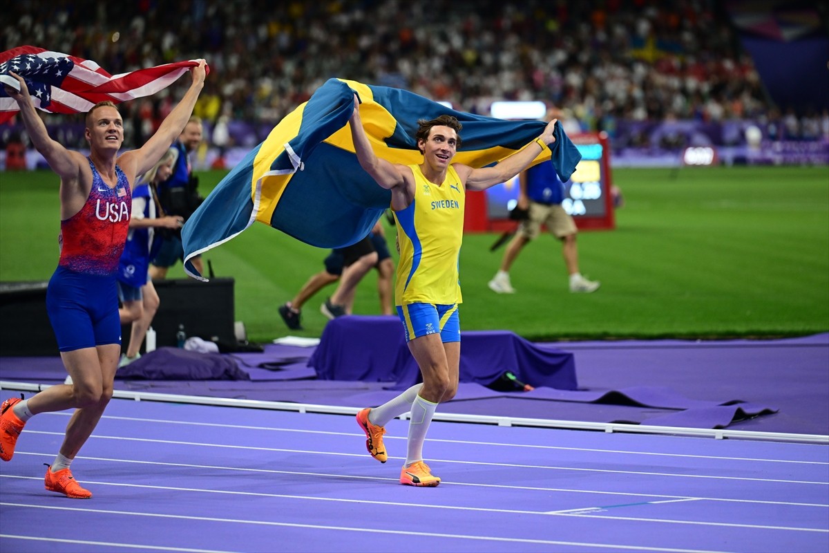 Paris 2024 Olimpiyat Oyunları'nın onuncu gününde Erkekler Sırıkla Atlama Finali, Stade de...