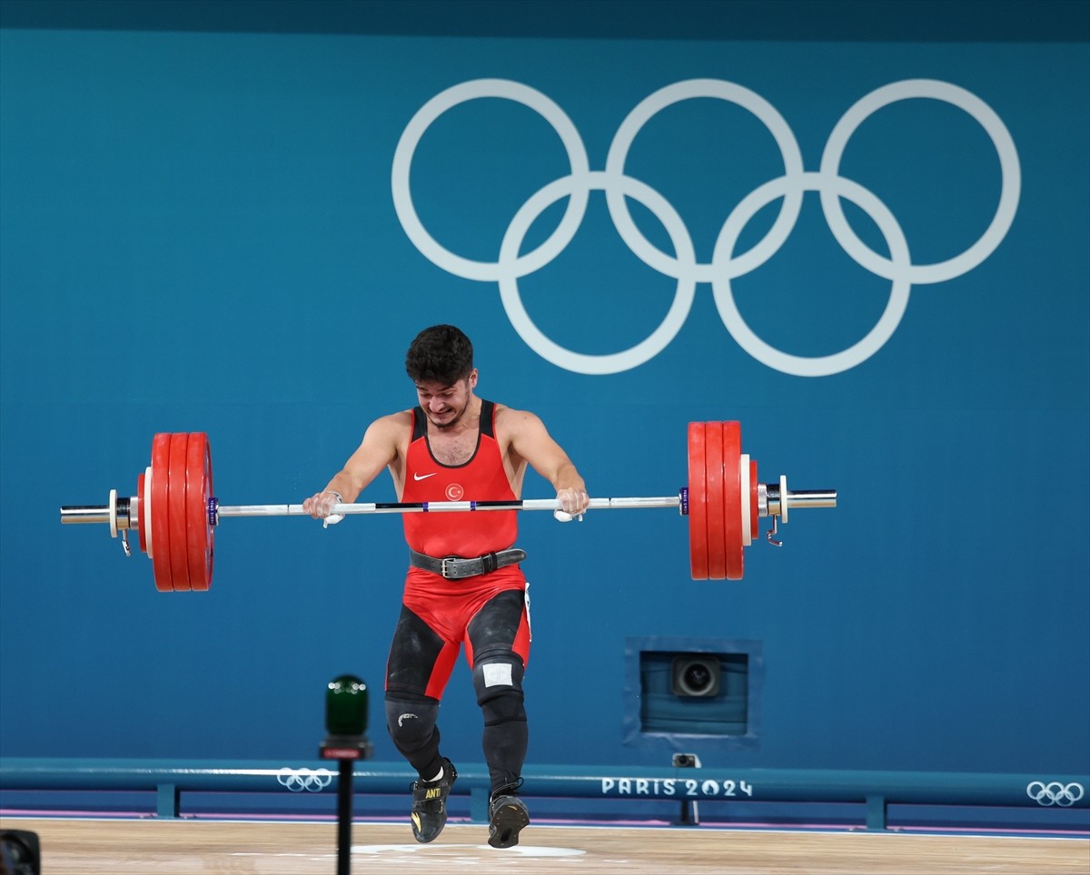 Paris 2024 Olimpiyat Oyunları halter kategorisinde erkekler 73. kilo müsabakaları South Paris...