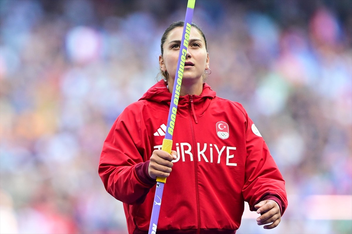 Paris 2024 Olimpiyat Oyunları kadınlar cirit atma müsabakası Fransa'nın başkenti Paris'teki Stade...