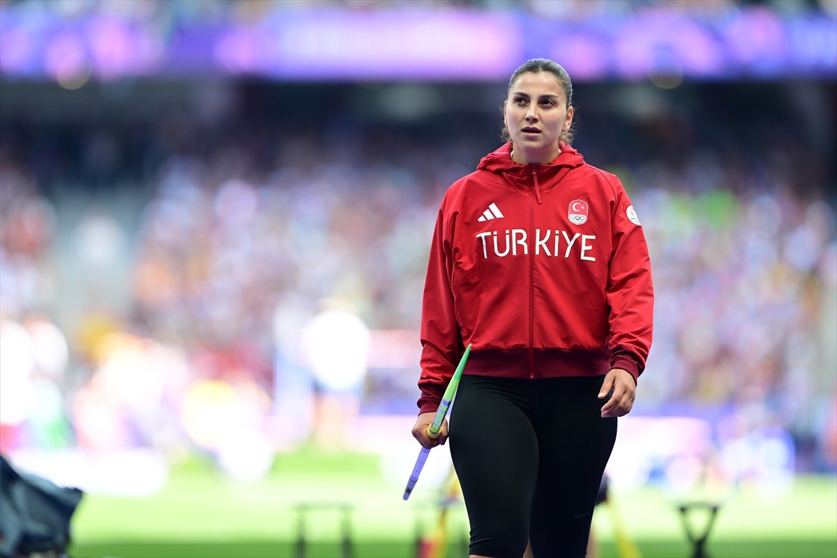 Paris 2024 Olimpiyat Oyunları kadınlar cirit atma müsabakası Fransa'nın başkenti Paris'teki Stade...