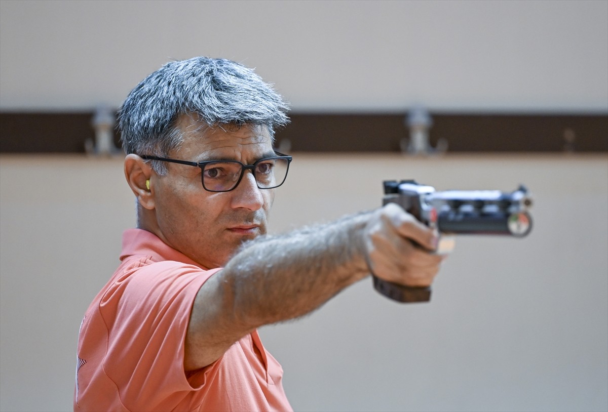 Paris 2024 Olimpiyatları'nda karışık takım 10 metre havalı tabanca kategorisinde Şevval İlayda...