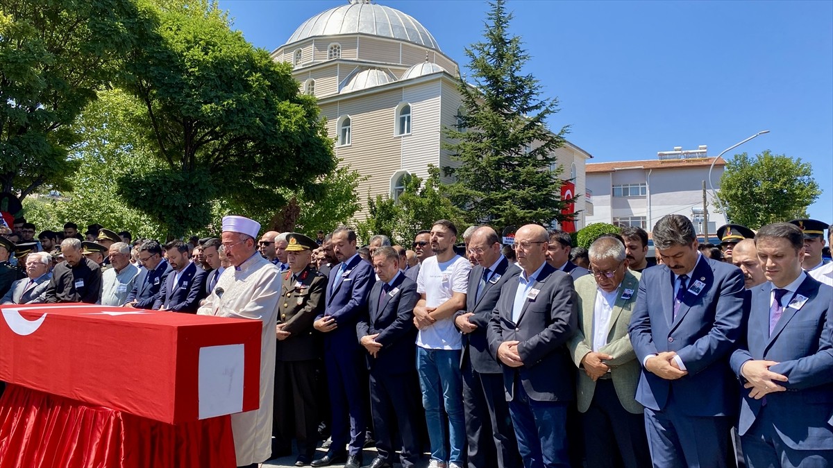 Pençe-Kilit Harekatı bölgesinde arama tarama faaliyeti sırasında açılan taciz ateşi sonucu şehit...