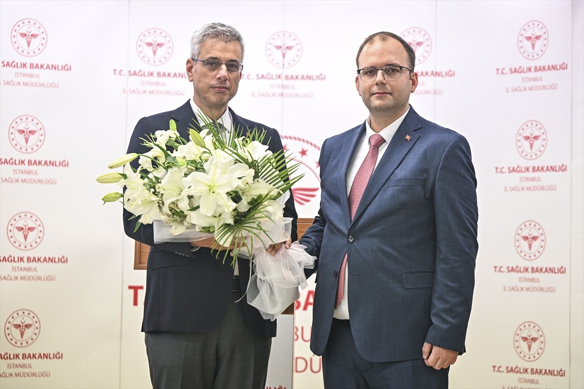 Sağlık Bakanı Kemal Memişoğlu, İstanbul İl Sağlık Müdürlüğü devir teslim törenine katıldı ve...