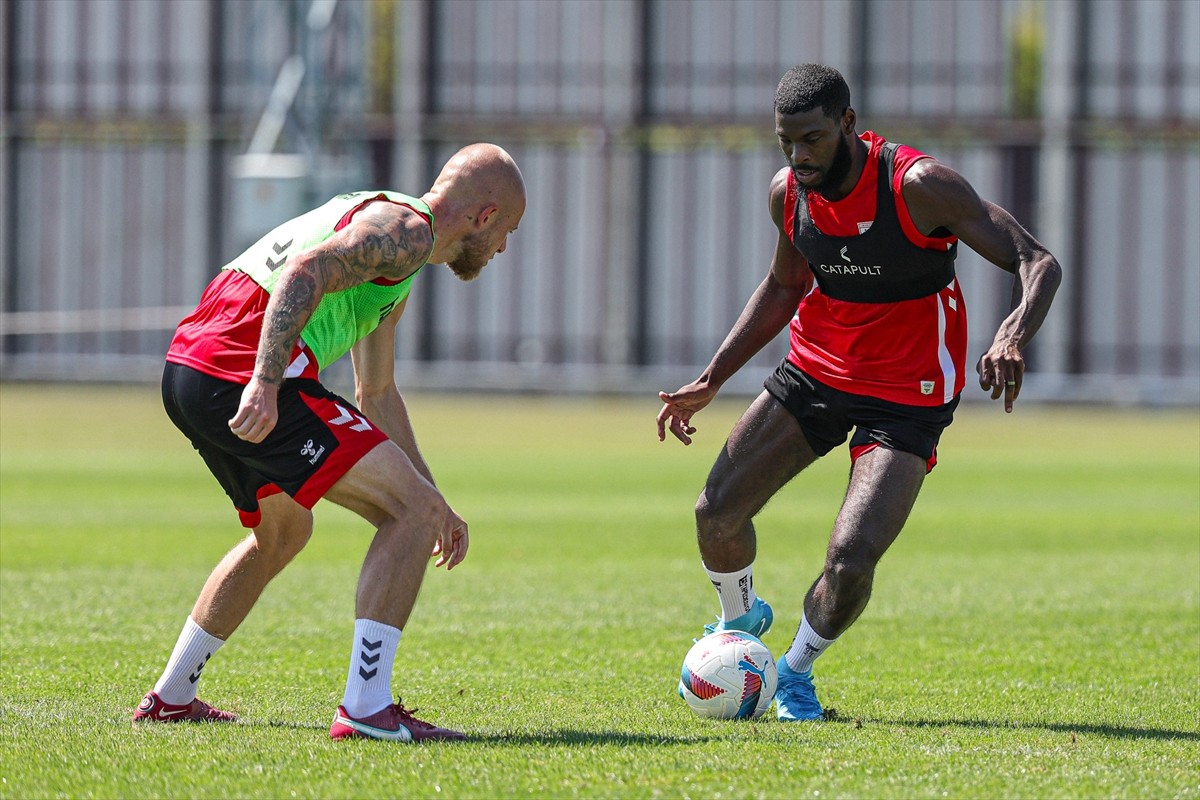 Samsunspor, Trendyol Süper Lig'in ilk haftasında sahasında oynayacağı Beşiktaş maçının...