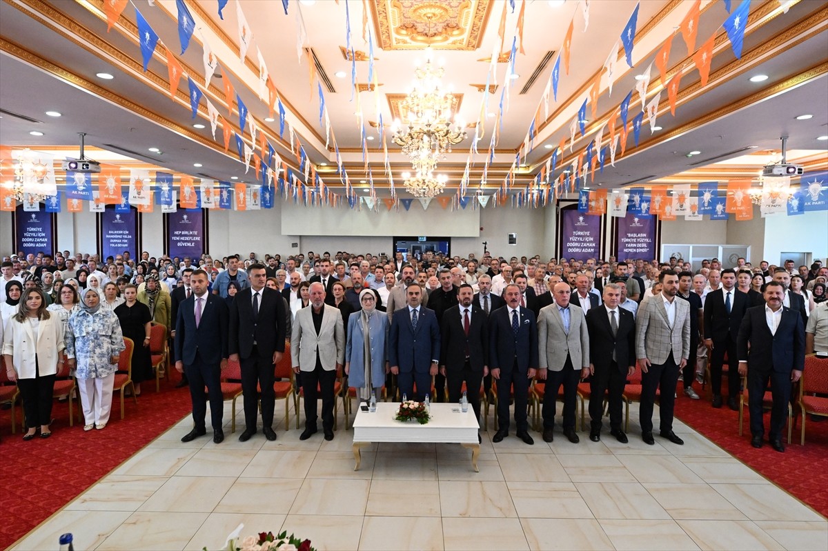 Sanayi ve Teknoloji Bakanı Mehmet Fatih Kacır, AK Parti Balıkesir İl Danışma Meclisi Toplantısına...