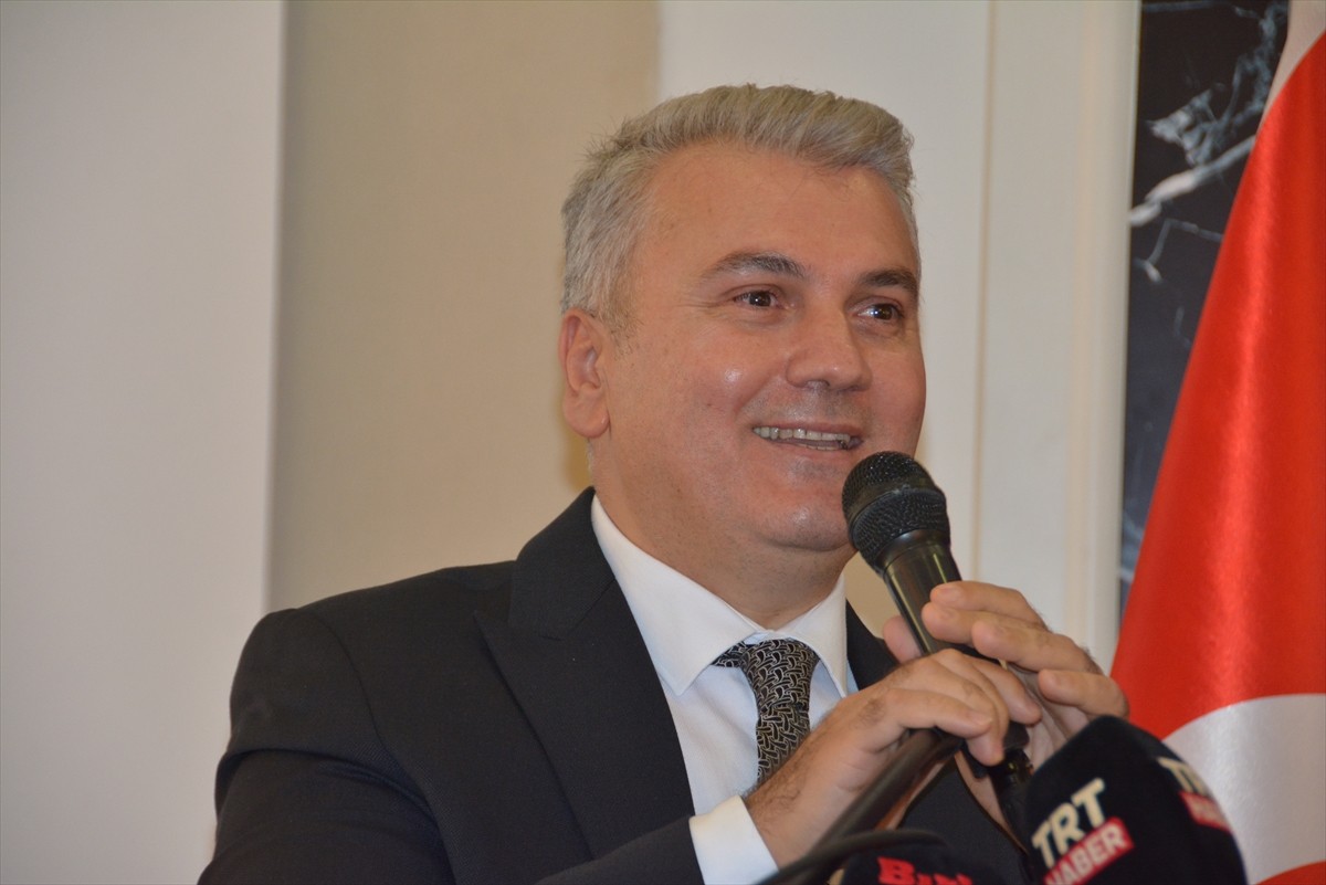 Sanayi ve Teknoloji Bakanı Mehmet Fatih Kacır, Balıkesir'de partisinin İl Danışma Meclisi...