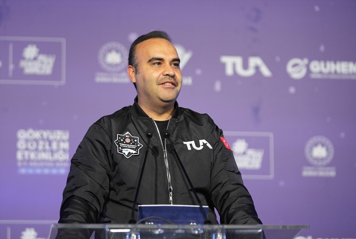 Sanayi ve Teknoloji Bakanı Mehmet Fatih Kacır, bu yıl Bursa Uludağ'da gerçekleştirilen ve 11...