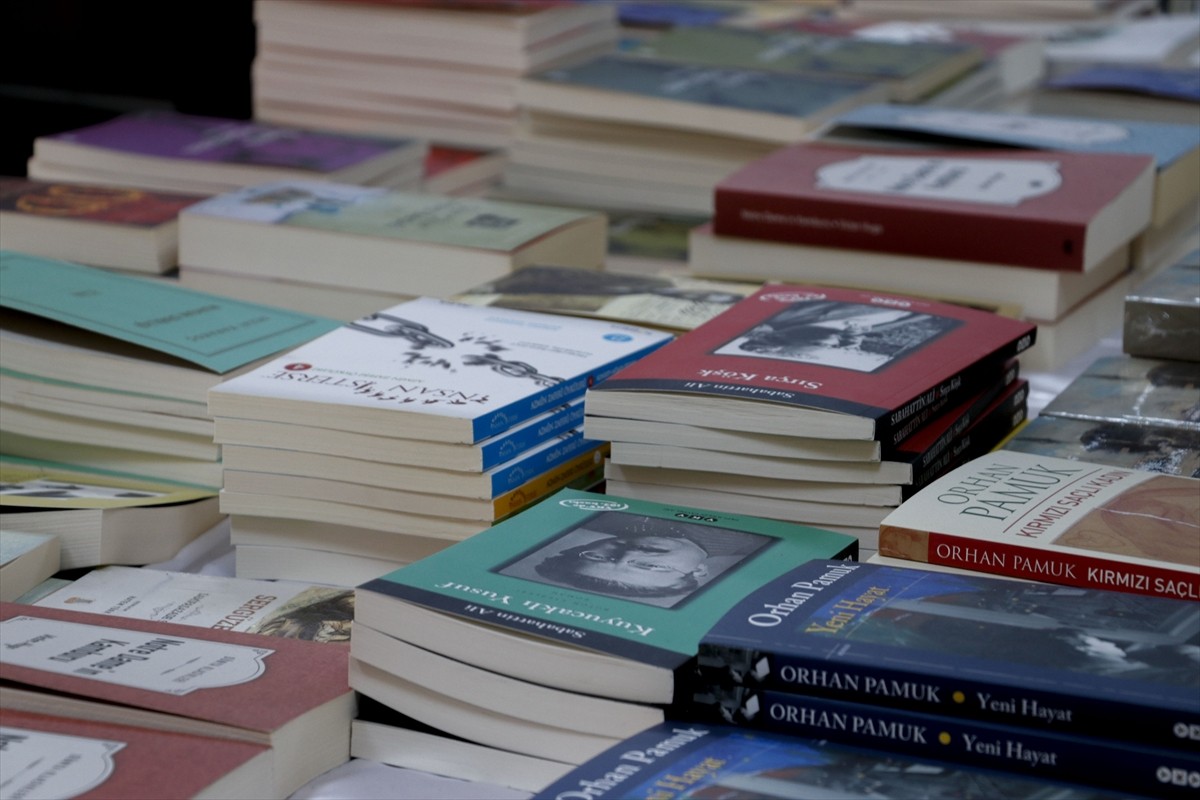 Server Basın Yayın İlim ve Sosyal Dayanışma Vakfı tarafından hayat geçirilen Kitap Okuma...