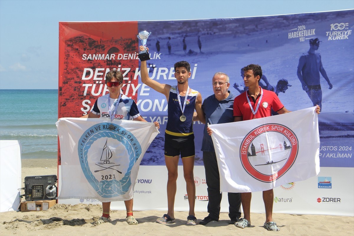 Sinop'ta Akliman mevkisinde, Türkiye Kürek Federasyonu tarafından düzenlenen Sanmar Denizcilik...