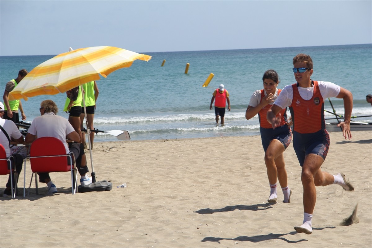 Sinop'ta Akliman mevkisinde, Türkiye Kürek Federasyonu tarafından düzenlenen Sanmar Denizcilik...