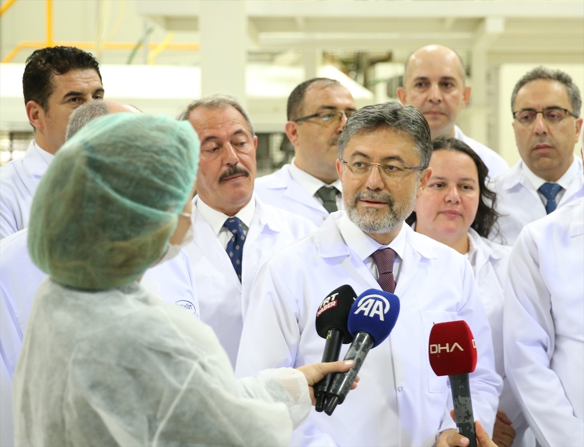 Tarım ve Orman Bakanı İbrahim Yumaklı, Denizli'nin Acıpayam ilçesindeki Tarım Kredi Süt Ürünleri...