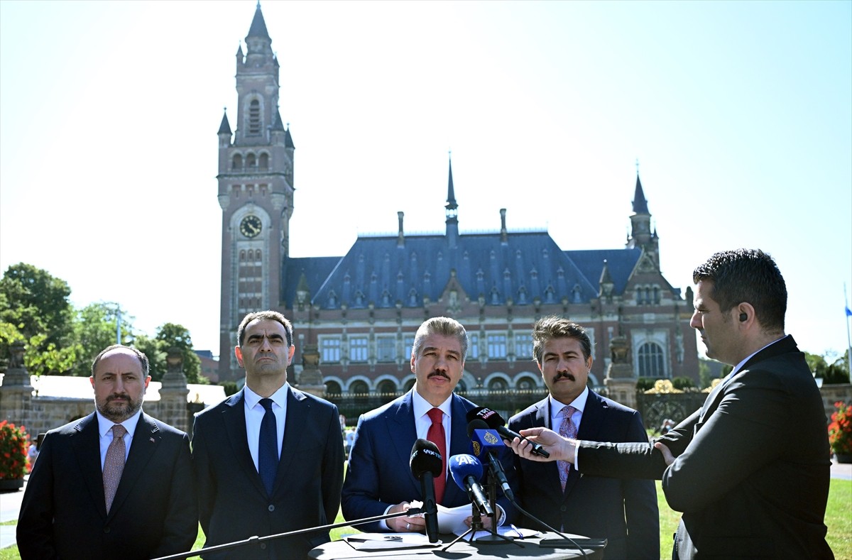 TBMM Adalet Komisyonu Başkanı Cüneyt Yüksel (fotoğrafta) ve TBMM hukuk heyeti, Lahey’de...