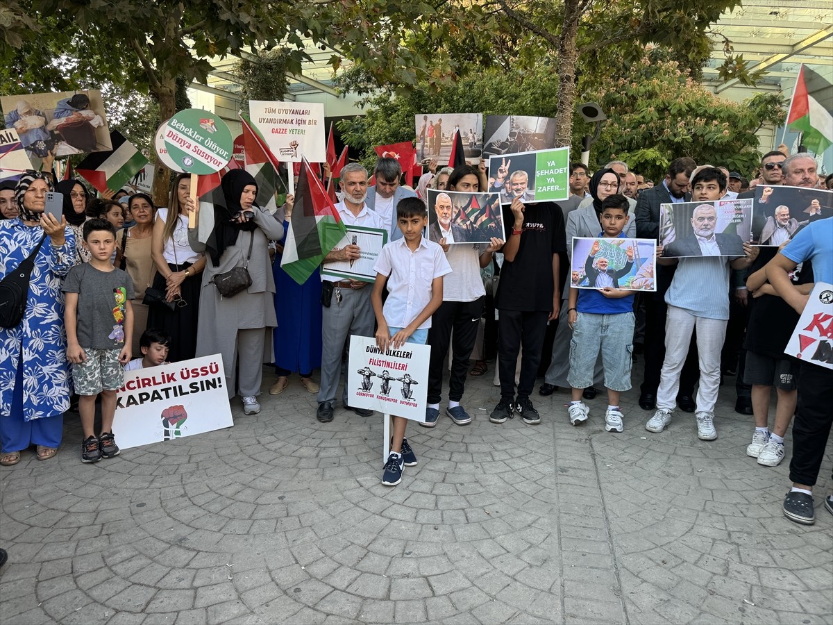 Tekirdağ'da Hamas'ın Siyasi Büro Başkanı İsmail Heniyye'nin suikasta uğraması protesto...