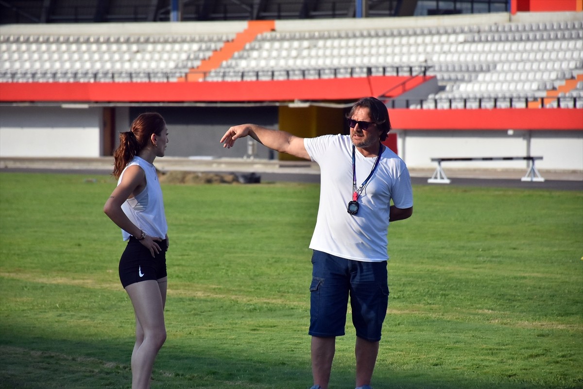 Trabzon'da iki yıl önce spor salonunda ağırlık çalıştığı sırada "180 kiloluk barın" düşmesi sonucu...