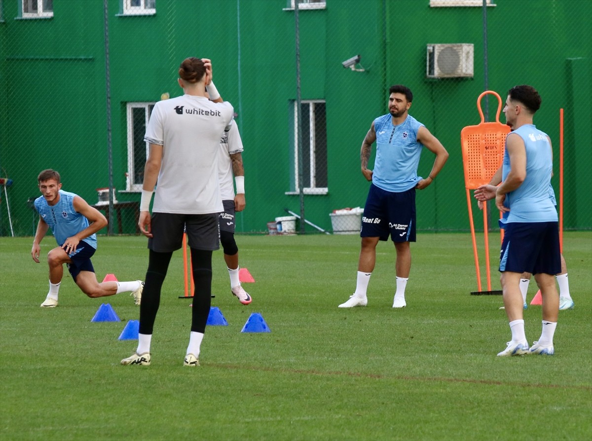 Trabzonspor, UEFA Avrupa Ligi 3. eleme turunda yarın sahasında Rapid Wien ile oynayacağı maçın...