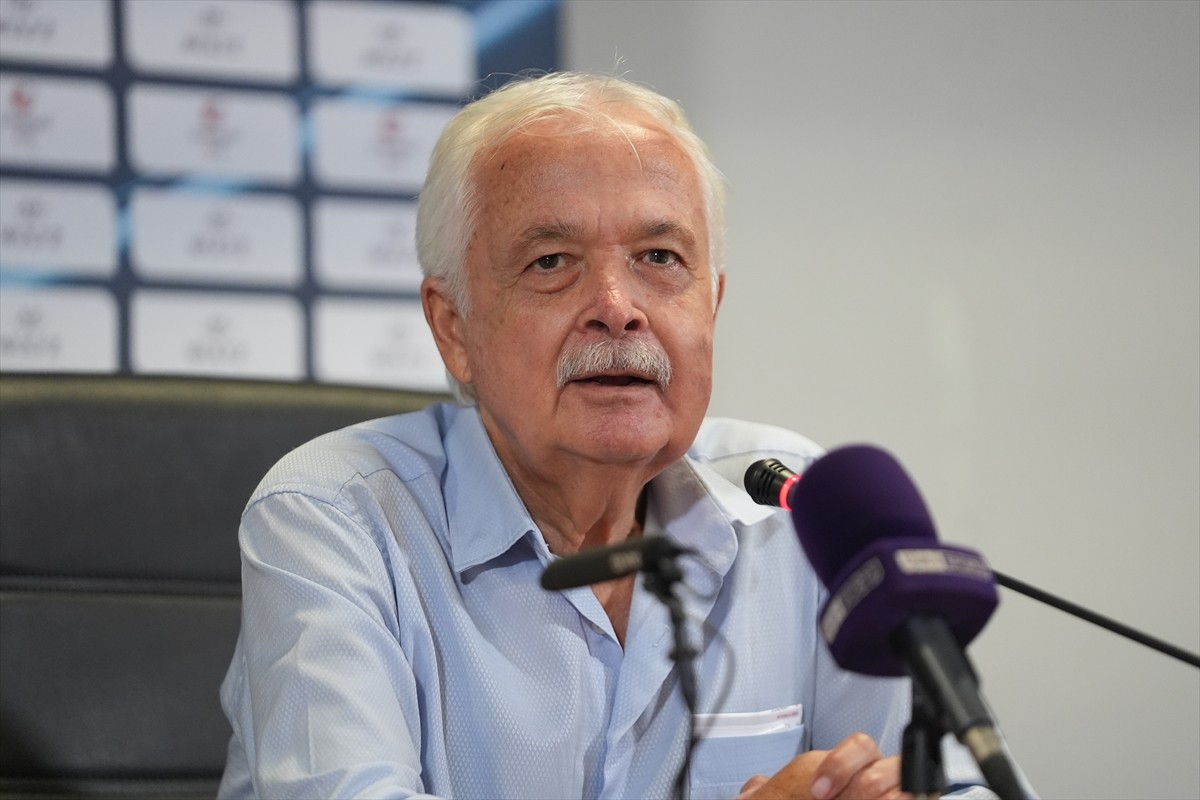 Trendyol 1. Lig'in ilk haftasında Fatih Karagümrük ile Amed Sportif Faaliyetler takımları, Atatürk...