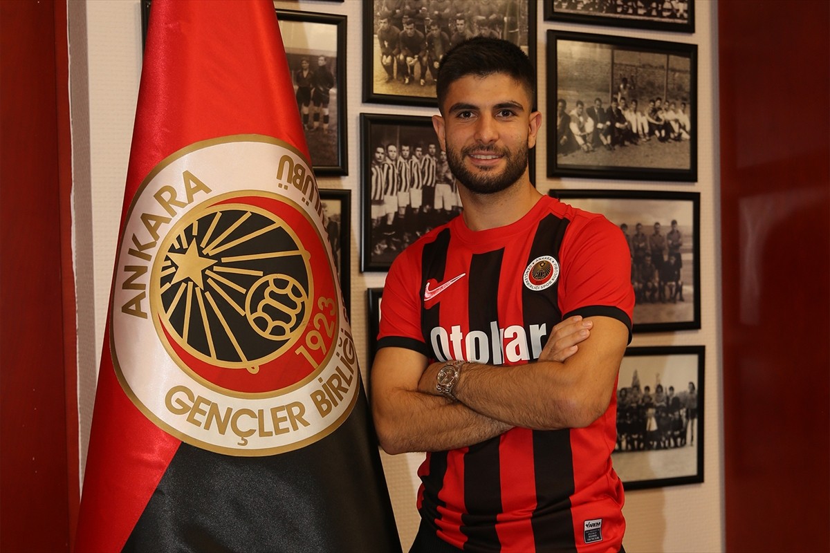 Trendyol 1. Lig ekiplerinden Gençlerbirliği, kanat oyuncusu Mete Kaan Demir'i kadrosuna kattı.