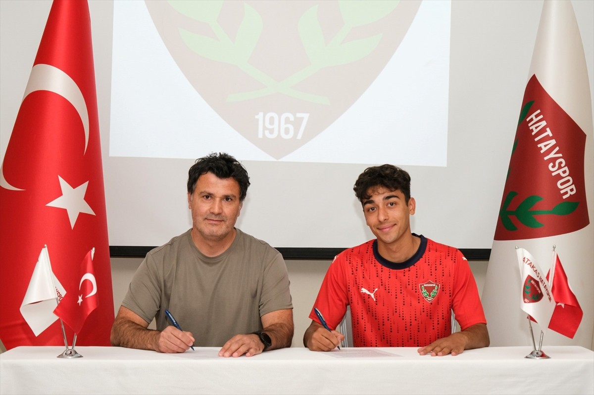 Trendyol Süper Lig ekiplerinden Atakaş Hatayspor, 26 yaşındaki sol kanat oyuncusu Rigoberto Rivas...