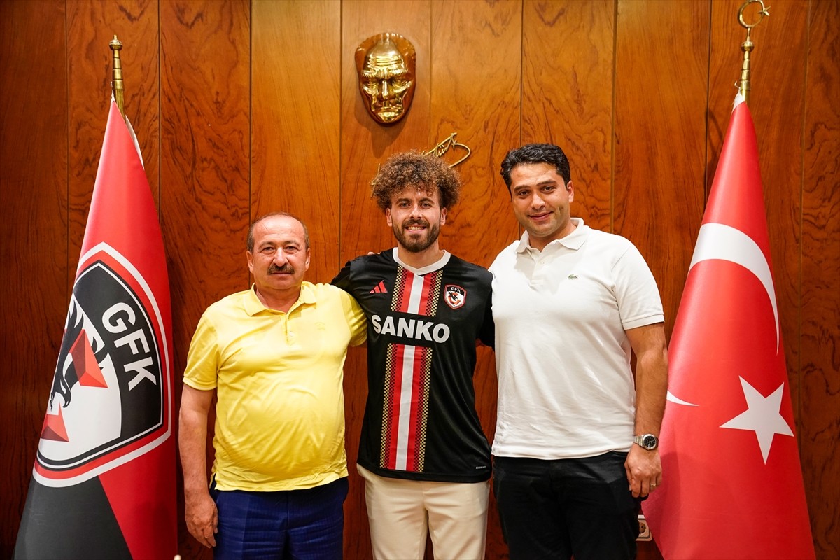 Trendyol Süper Lig ekiplerinden Gaziantep FK, Ogün Özçiçek'i kadrosuna kattı.