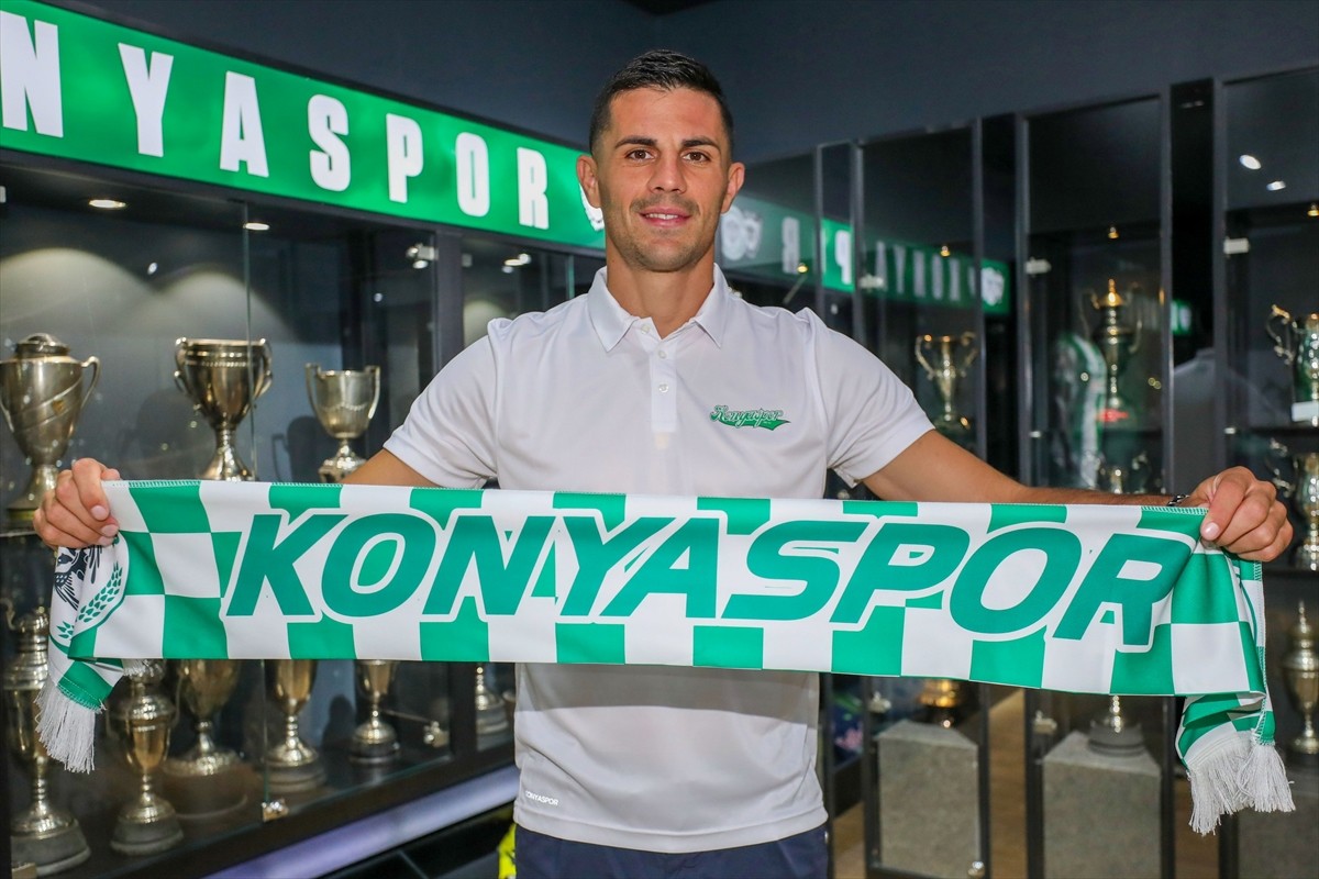 Trendyol Süper Lig ekiplerinden TÜMOSAN Konyaspor, Danijel Aleksic ile Nikola Boranijasevic'i...