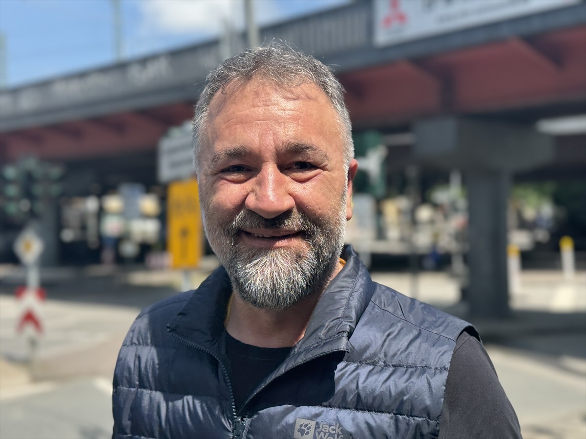 Türkiye'nin Frankfurt Başkonsolosluğu himayesinde faaliyetlerini sürdüren Tiyatro Frankfurt, yeni...