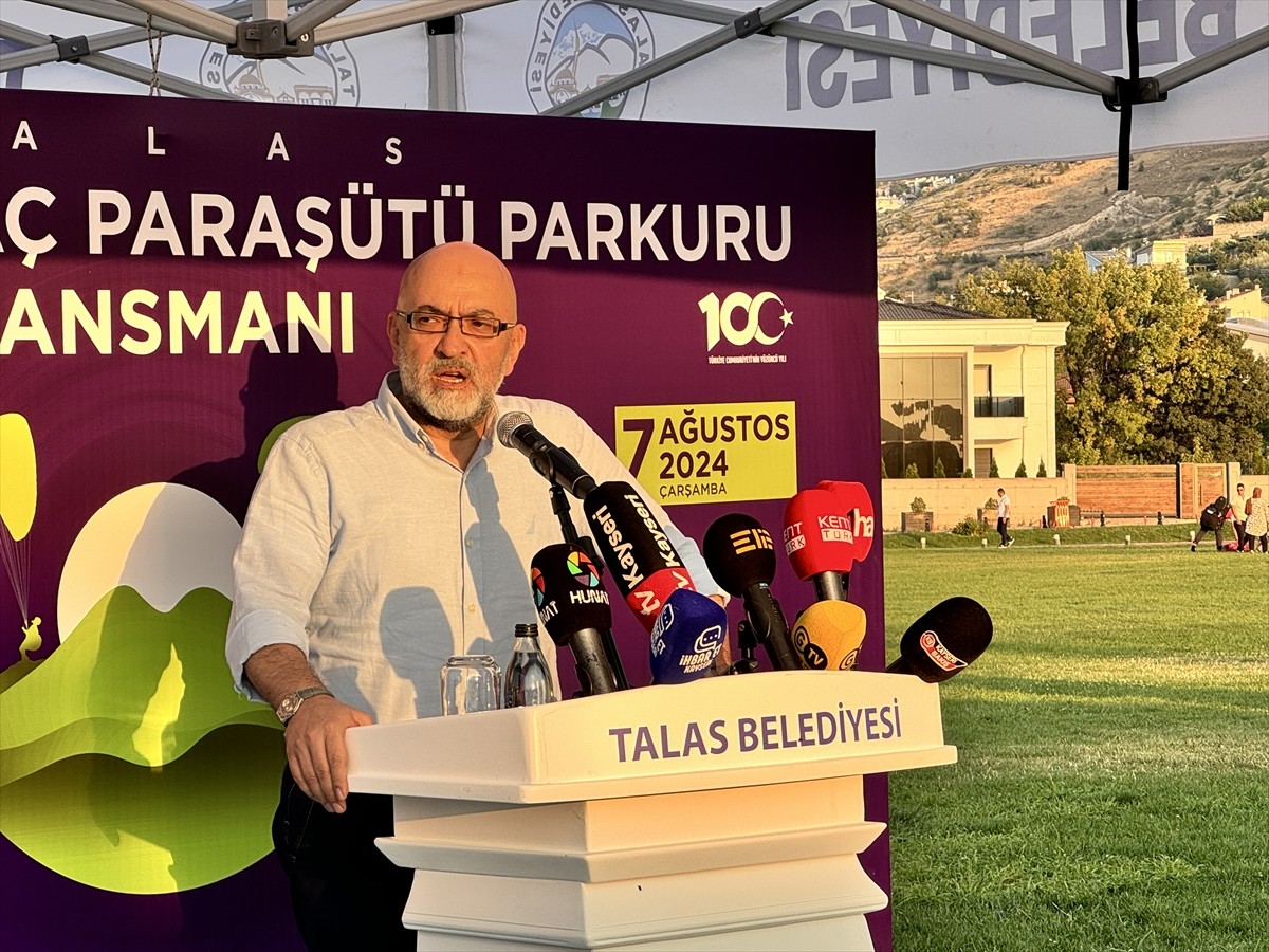 Türkiye'nin önemli hava sporları merkezlerinden Kayseri'nin Talas ilçesinde, resmi iniş alanı...