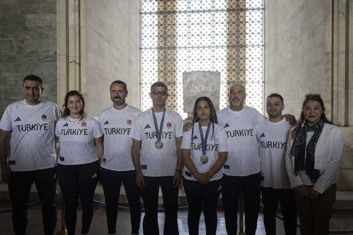 Türkiye Atıcılık Federasyonu Başkanı Gürsel Çolakoğlu ve Paris 2024 Olimpiyat Oyunları'nda...