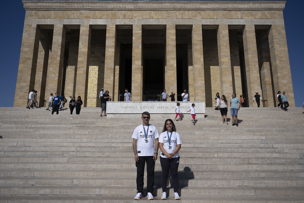 Türkiye Atıcılık Federasyonu Başkanı Gürsel Çolakoğlu ve Paris 2024 Olimpiyat Oyunları'nda...