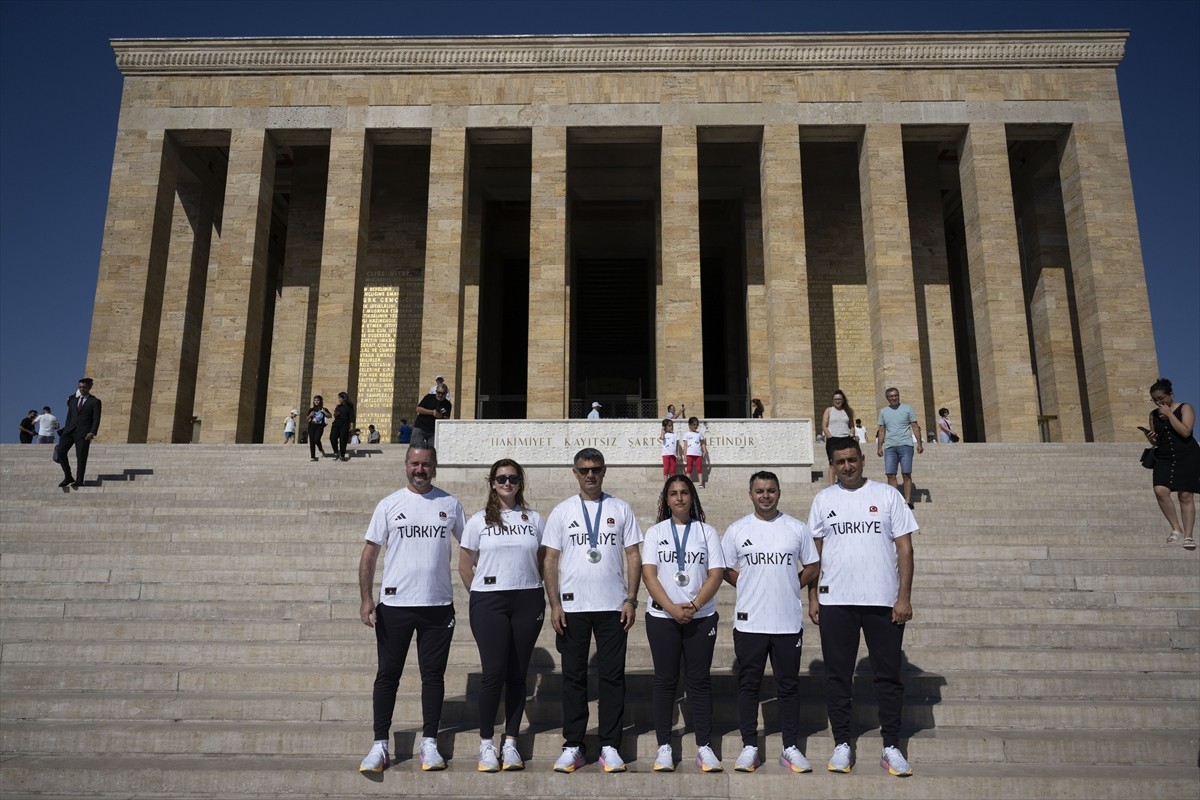 Türkiye Atıcılık Federasyonu Başkanı Gürsel Çolakoğlu ve Paris 2024 Olimpiyat Oyunları'nda...