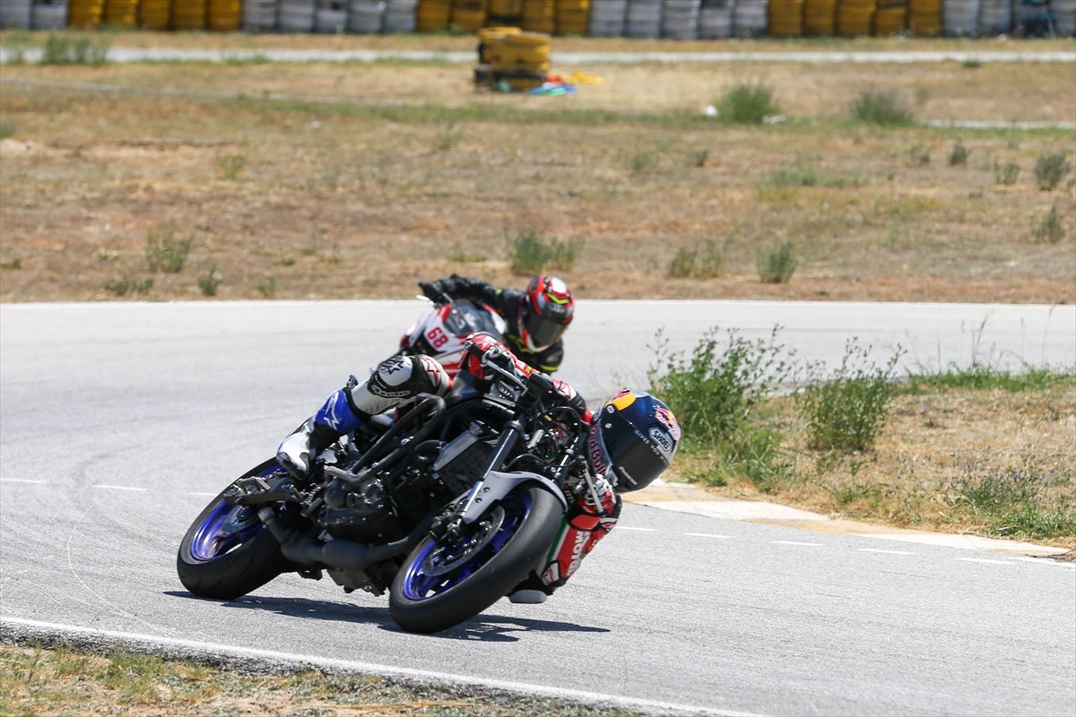 Türkiye Süpermoto Şampiyonası üçüncü ve dördüncü ayak yarışları Uşak'ta yapıldı. Türkiye...