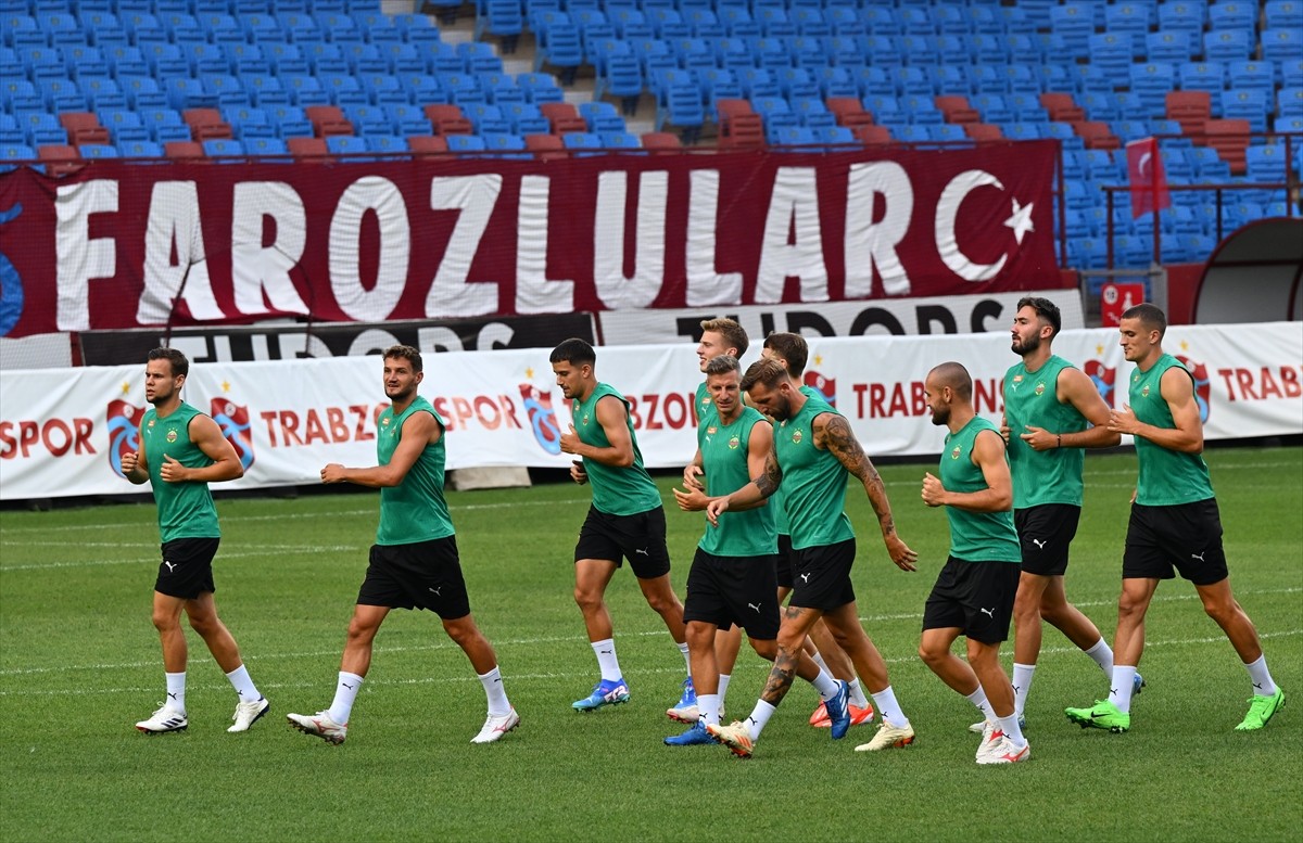 UEFA Avrupa Ligi 3. eleme turunda yarın Trabzonspor'a konuk olacak Rapid Wien, karşılaşmanın...